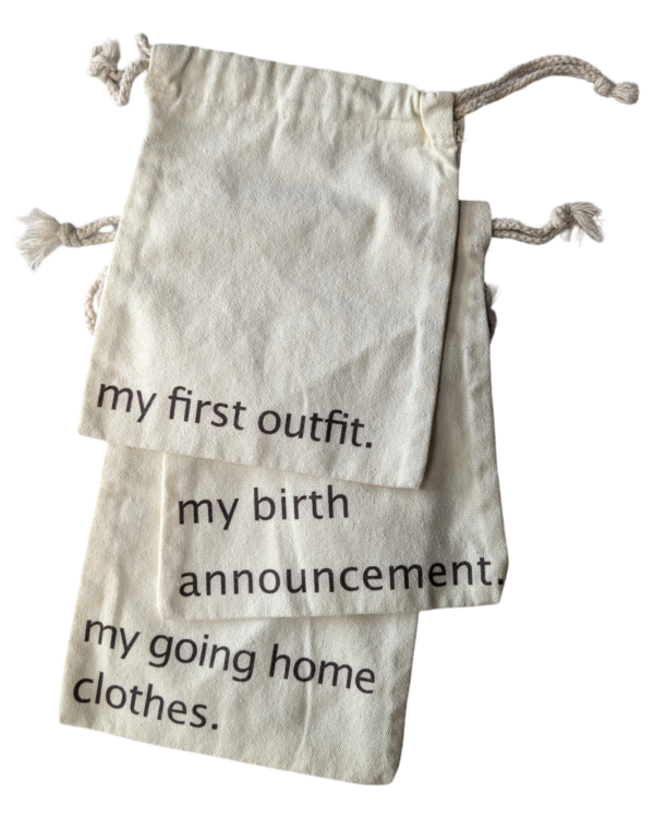 Hospital bag organisers placed neatly in a hospital bag, keeping baby’s belongings sorted and easy to find.