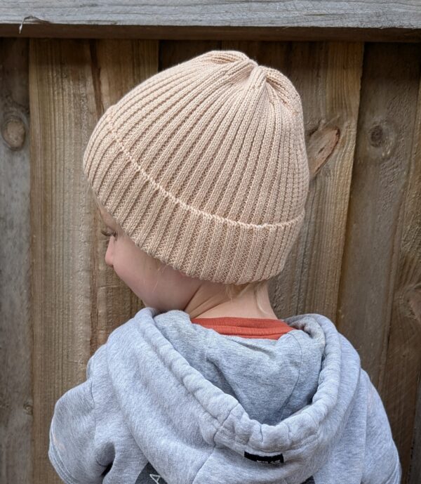 chunky knit beanie. - Image 3